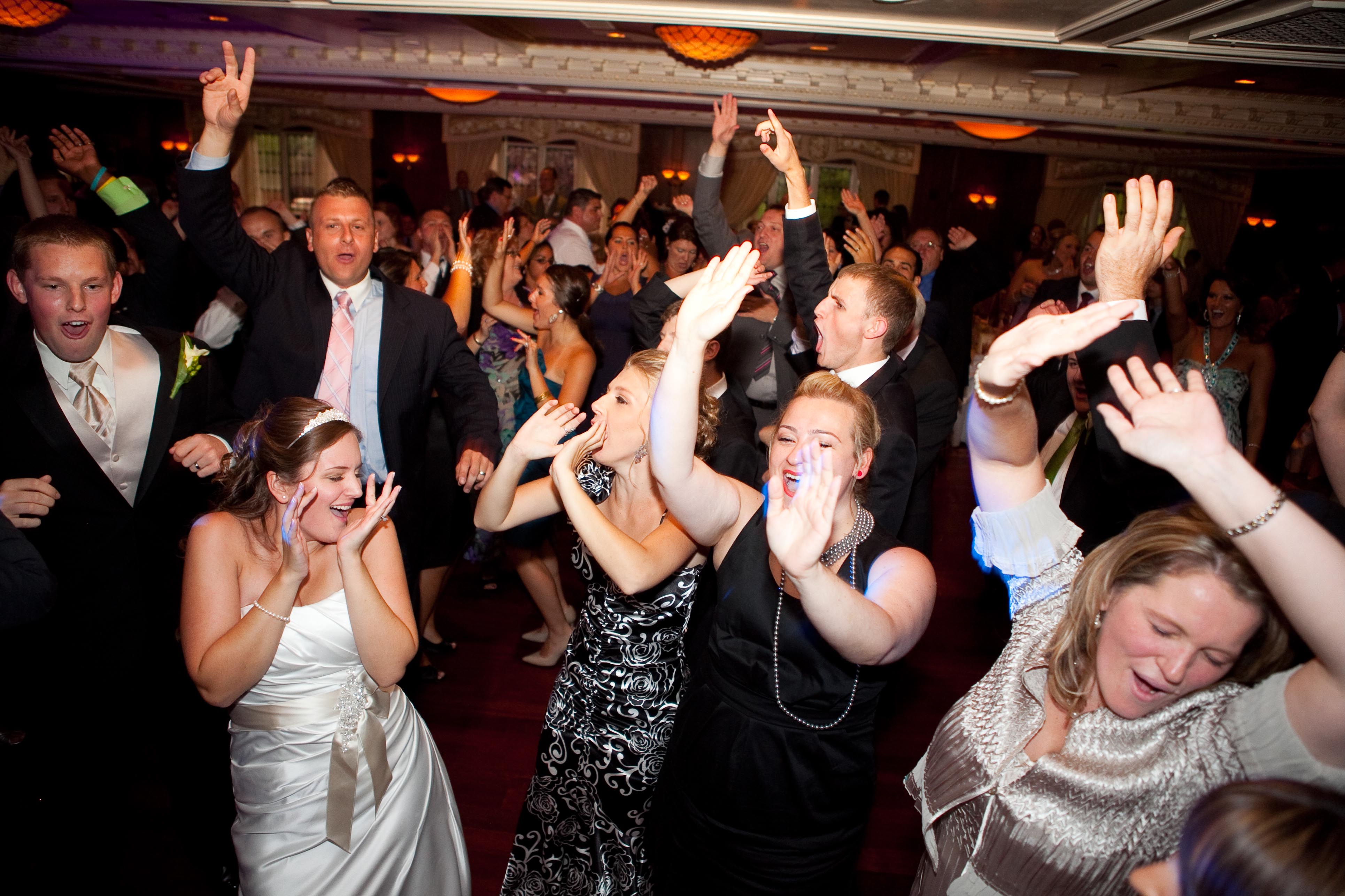 Hollister-Mobile-DJ-Service-wedding-4