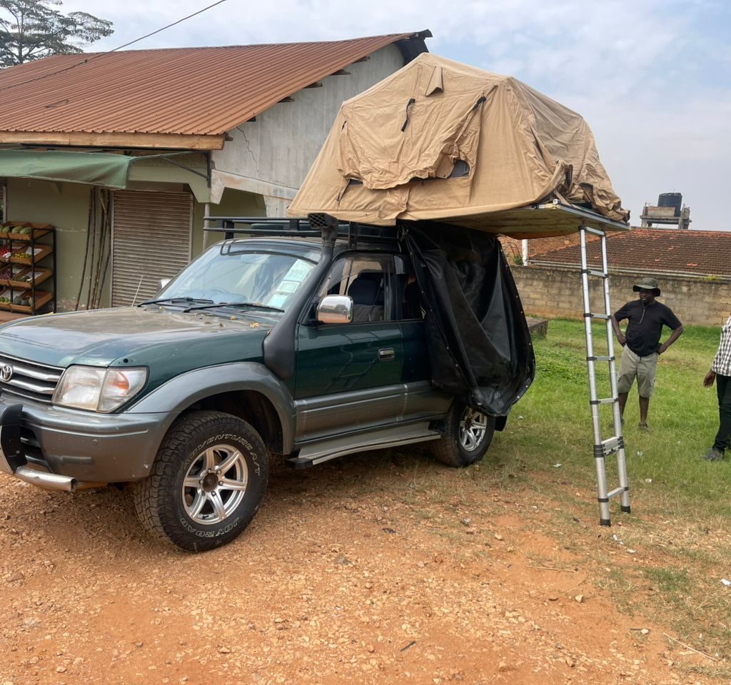Rooftop-tent-Land-cruiser
