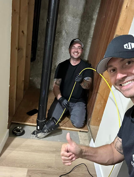 852df8_5bfe2655febd440980a22a3319a0e4e5mv2