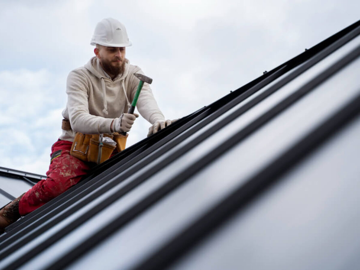 Metal-Roof-Maintenance-1200×900-1