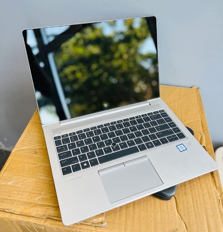 Touch-Screen-Laptops_-Pros-Cons-Top-Picks-1