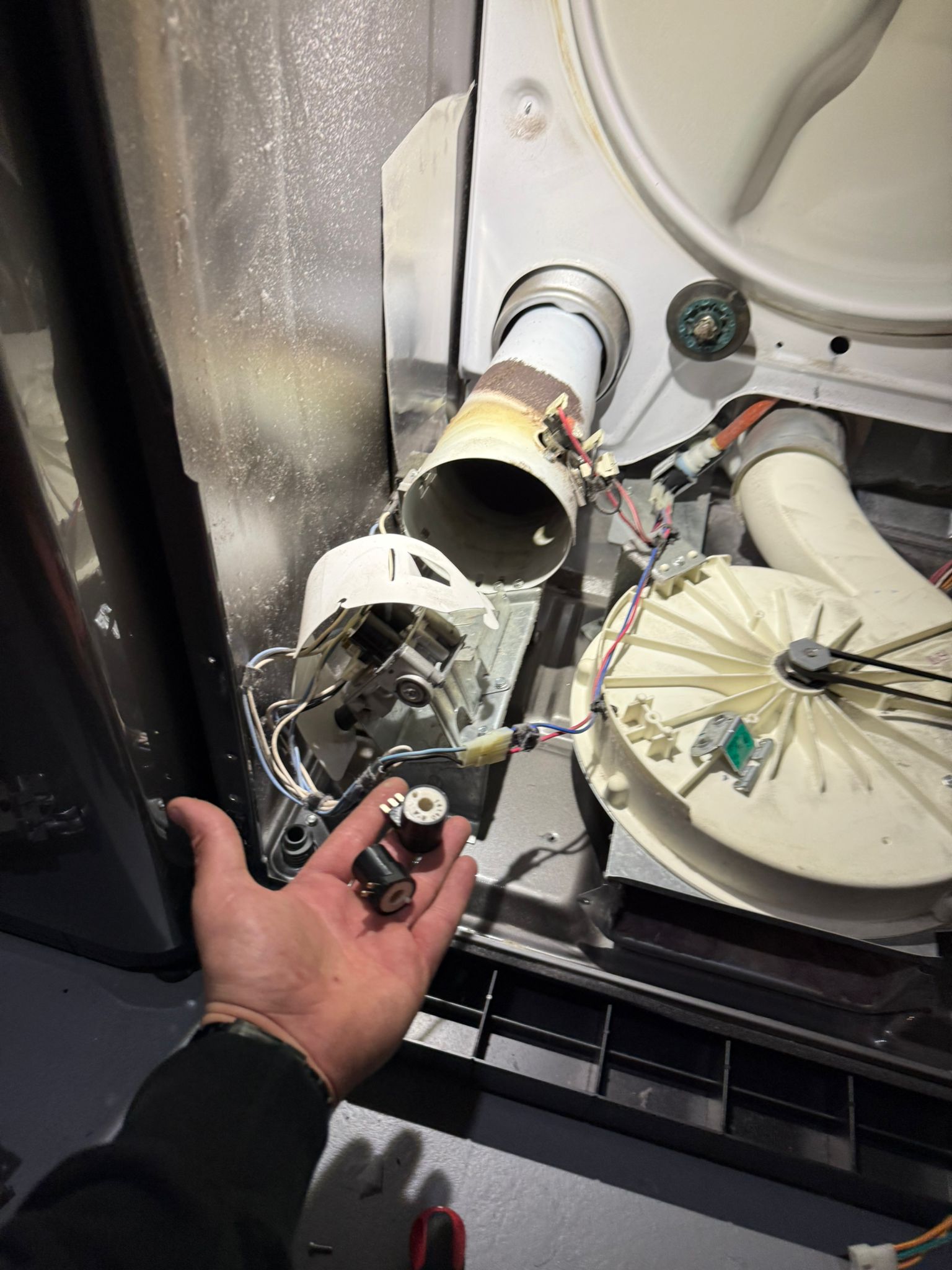 home-appliance-dryer-maintenance-repair-hamilton-on-2