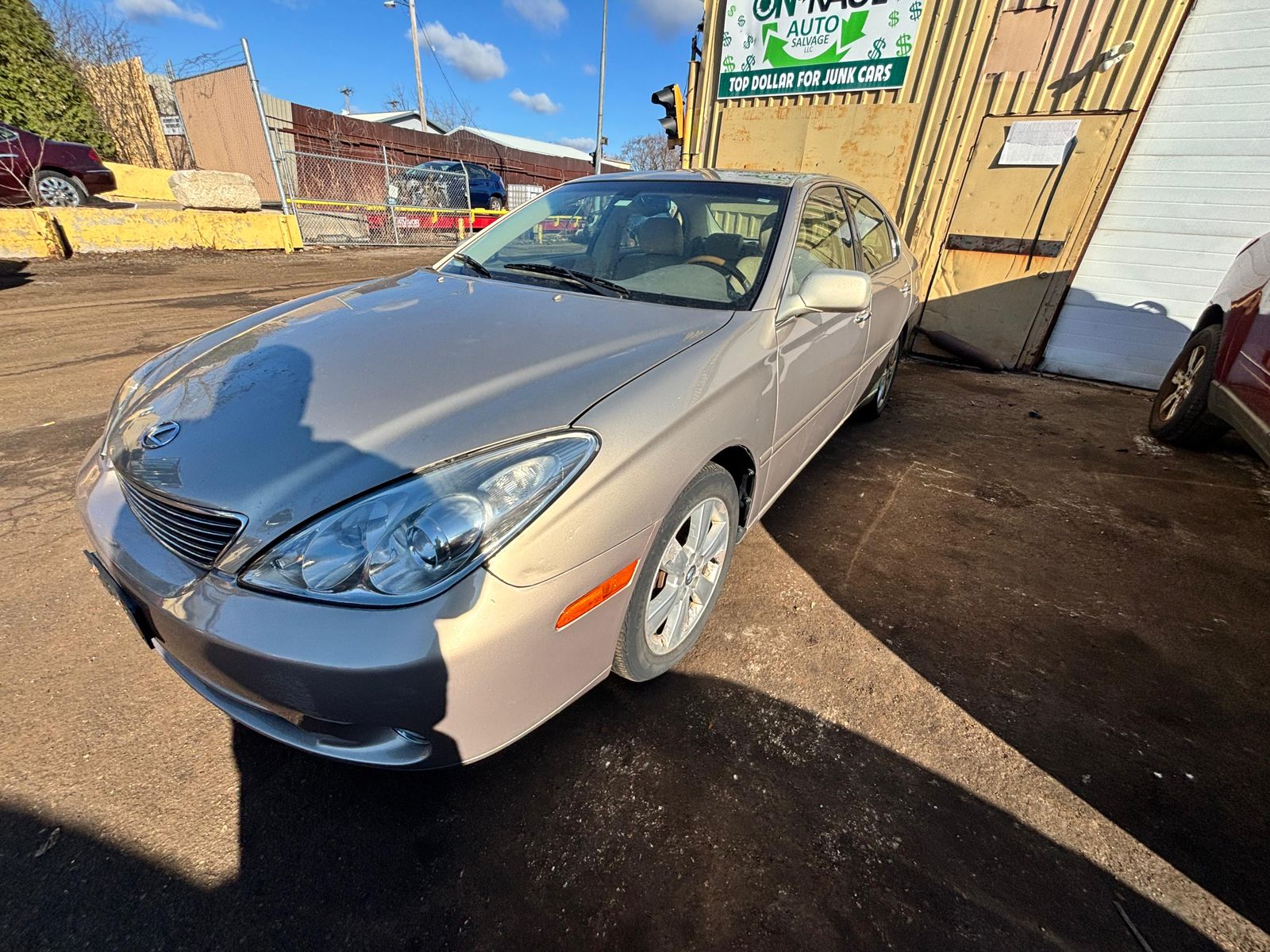 lexus-es-junk-car-on-kaul-auto-salvage-milwaukee-wi
