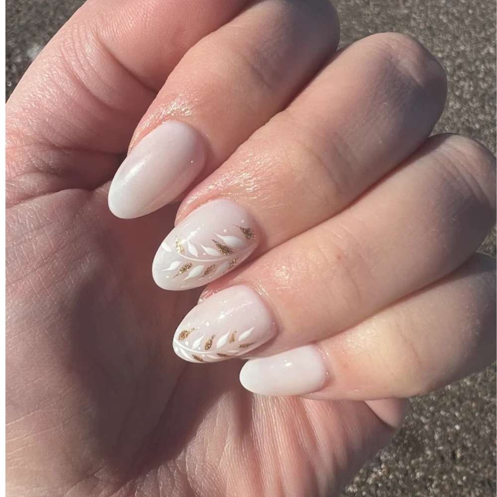 oval-acrylic-nail-esigns