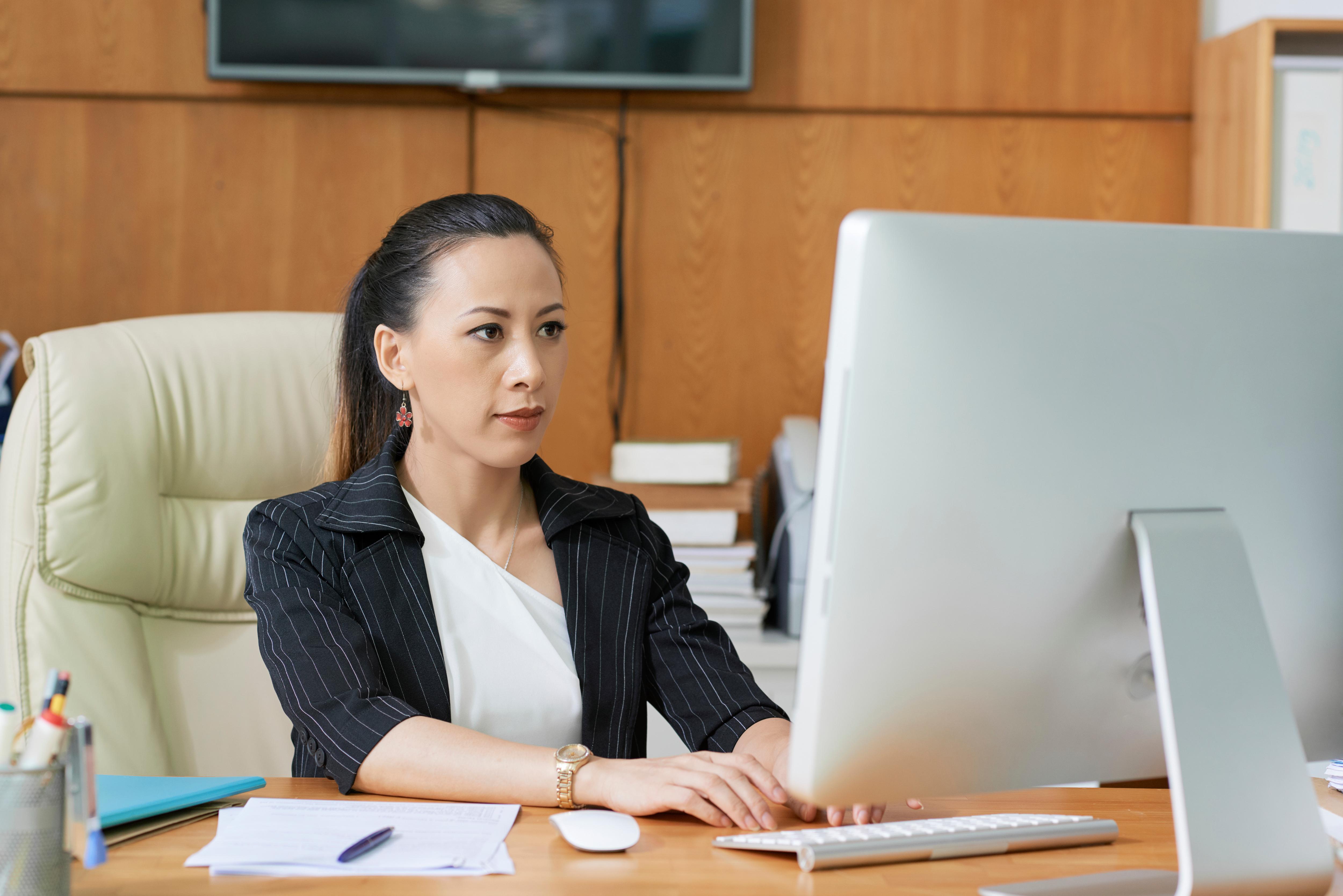 social-worker-consultant-2-1