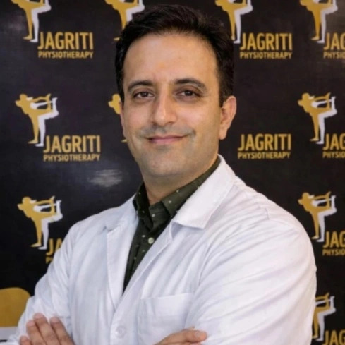 Dr-Deepesh-nainani-Bio-Image-1