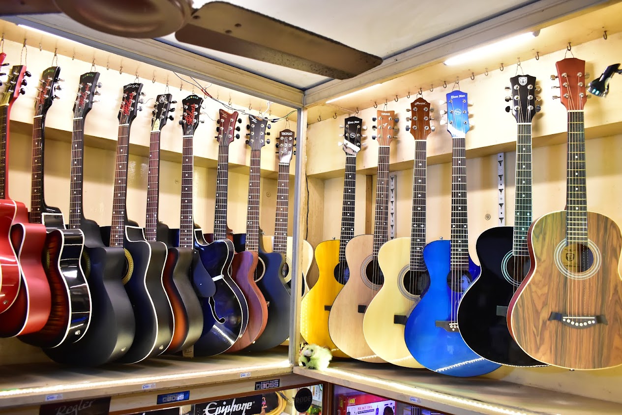 Lydian-guitar-collection