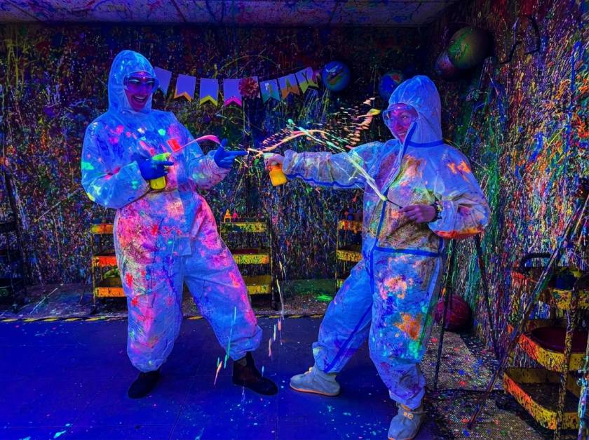 Neon-splash-experience