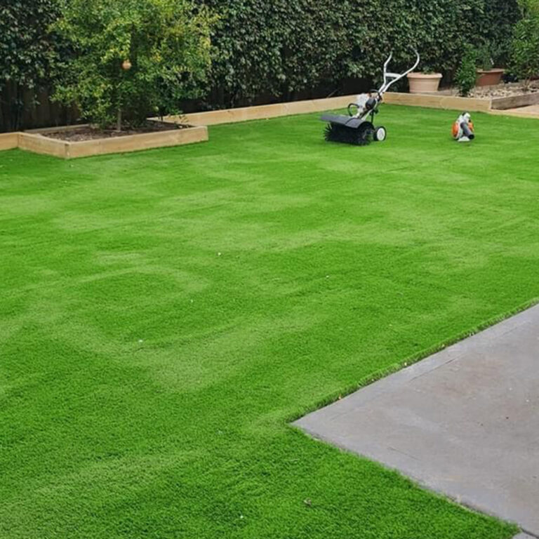 Synthetic-Grass-Installation-Melbourne