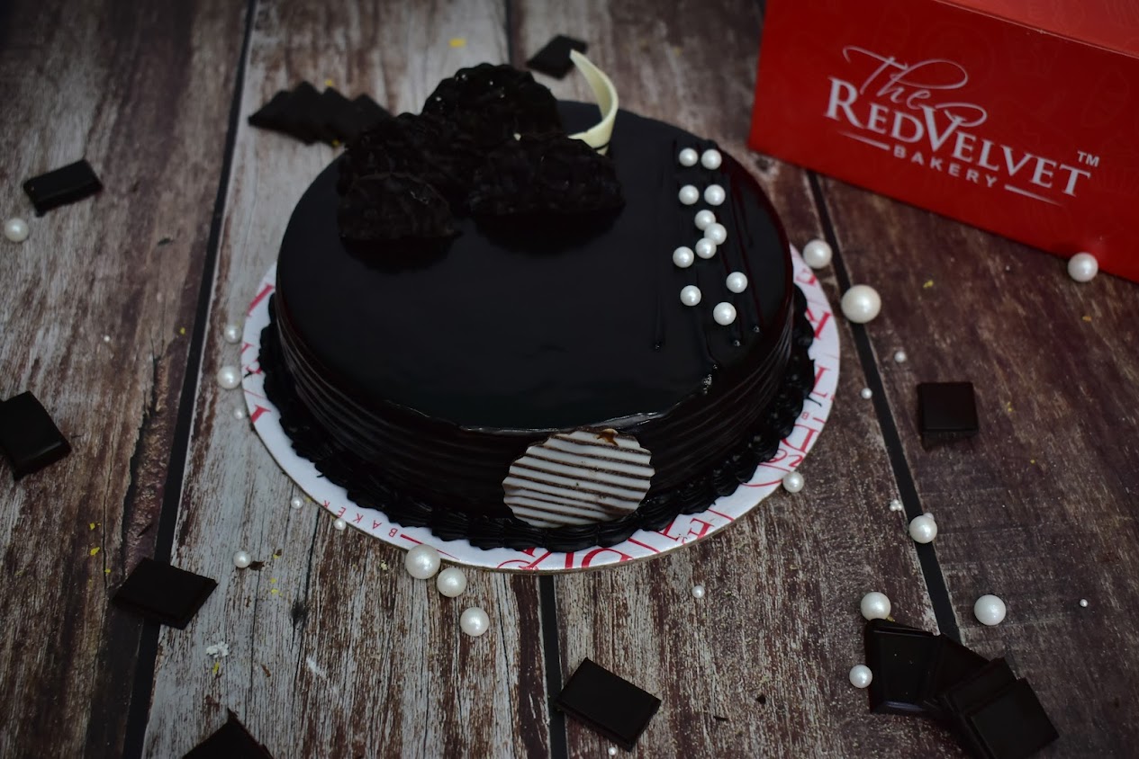 The-Red-Velvet-Bakery-chocolate-cake