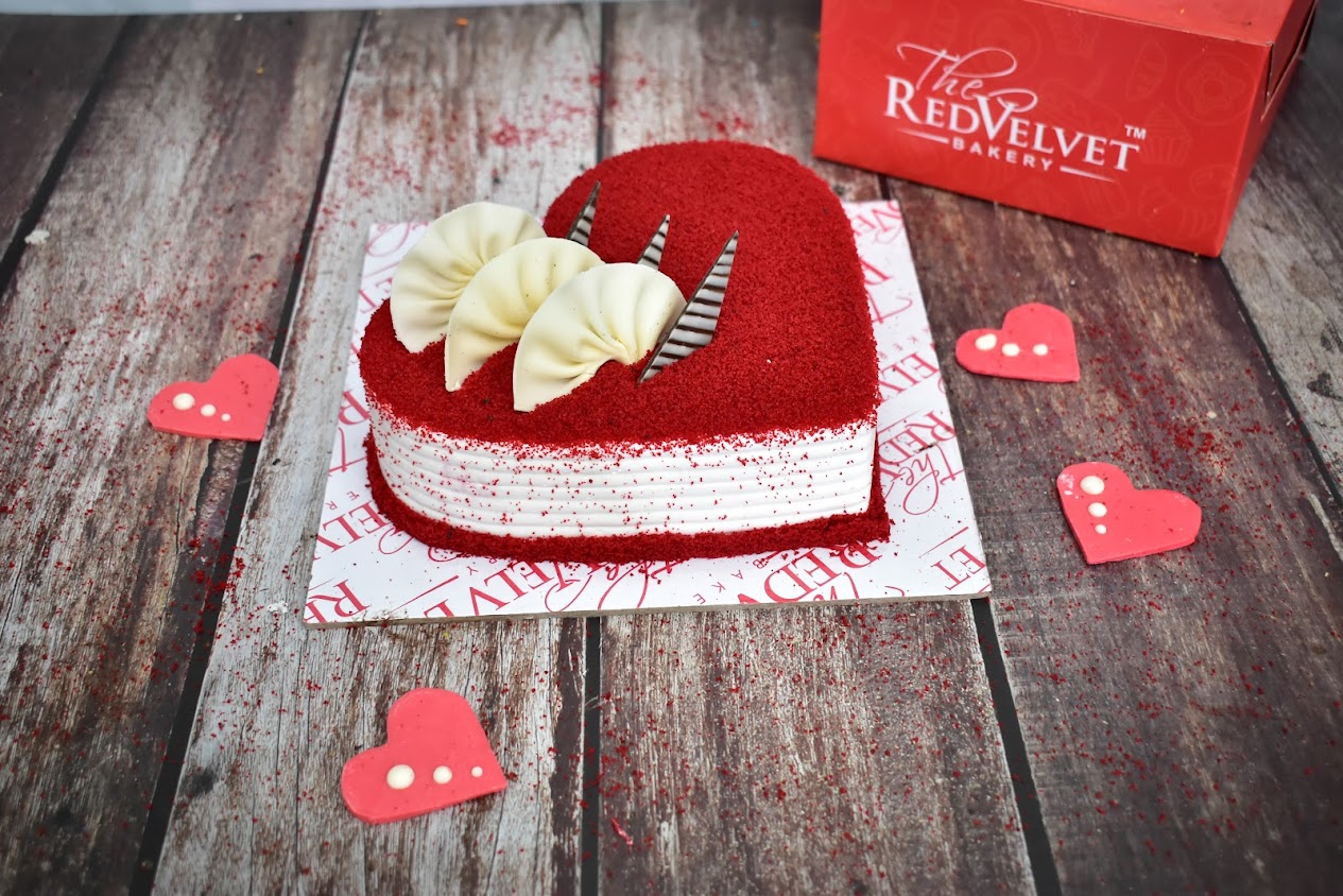 The-Red-Velvet-Bakery-heart-cake