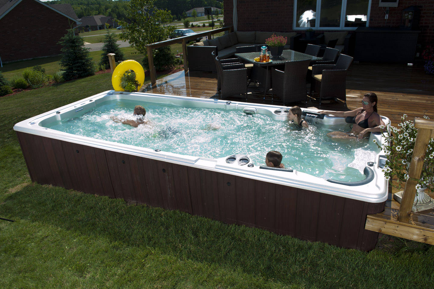 family-fun-with-swimspas-sunspaces-1440×958-1