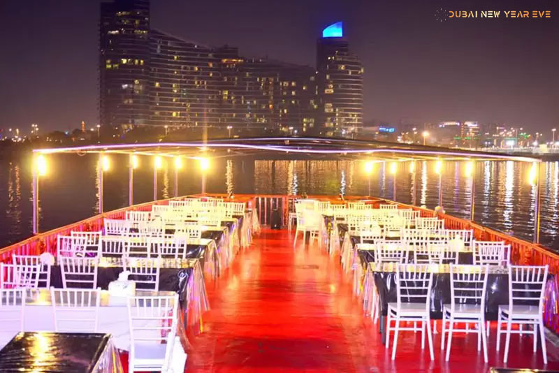 new-years-canal-cruise-upper-deck