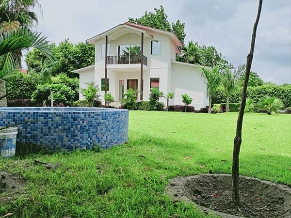 the-lake-view-farms-lush-green-area