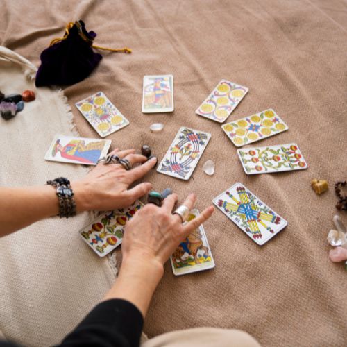 TAROT-READERS-FOR-RELATIONSHIP-ADVICE