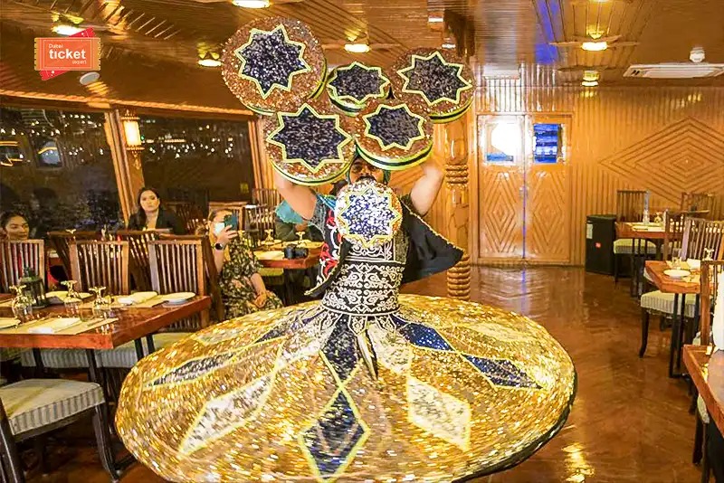 artist-performing-at-dhow-cruise-dubai-marina-1