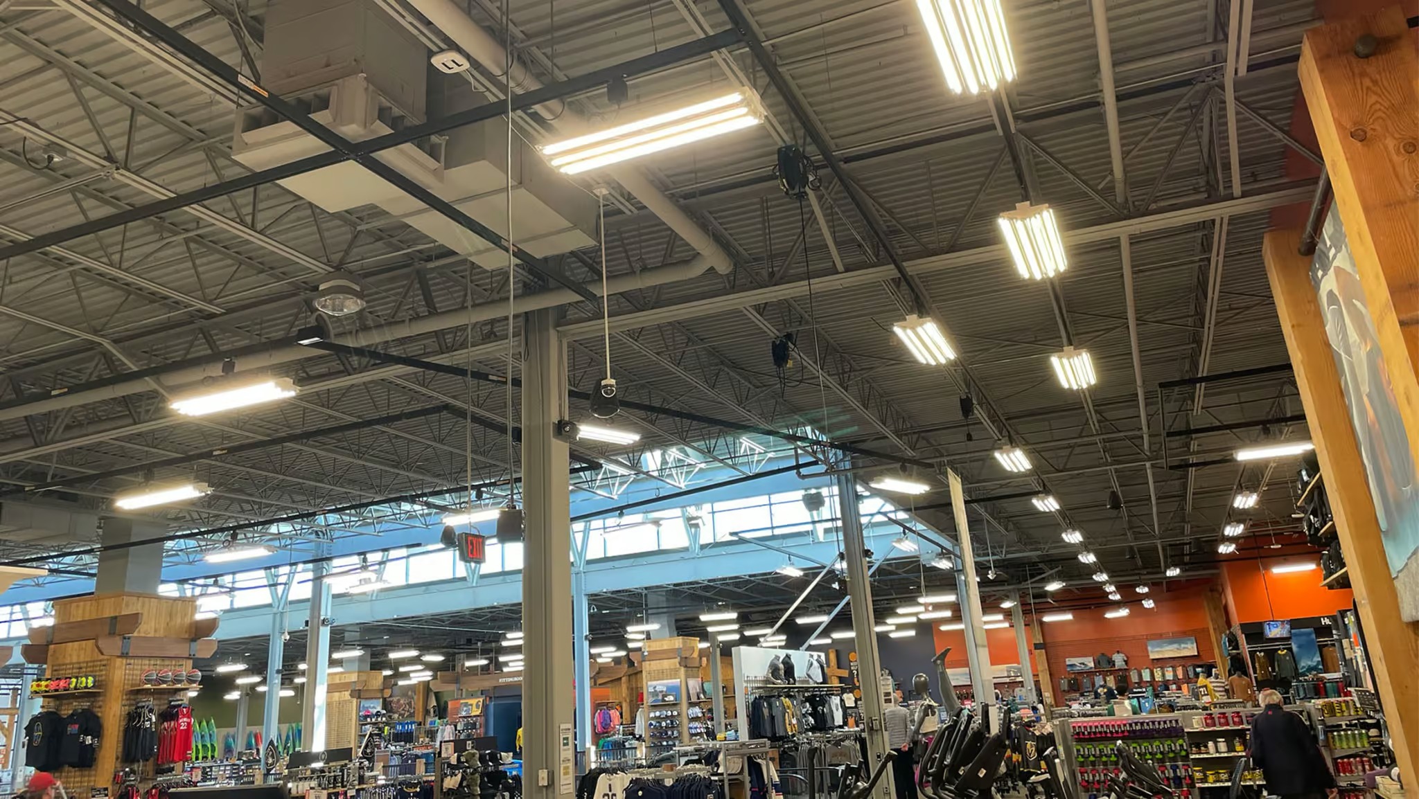 imgi_46_sports-store-lighting