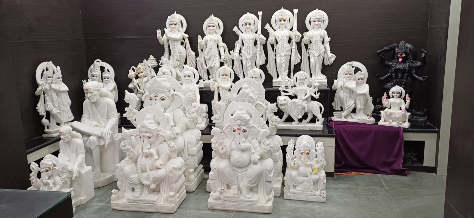 marble-god-idols-4