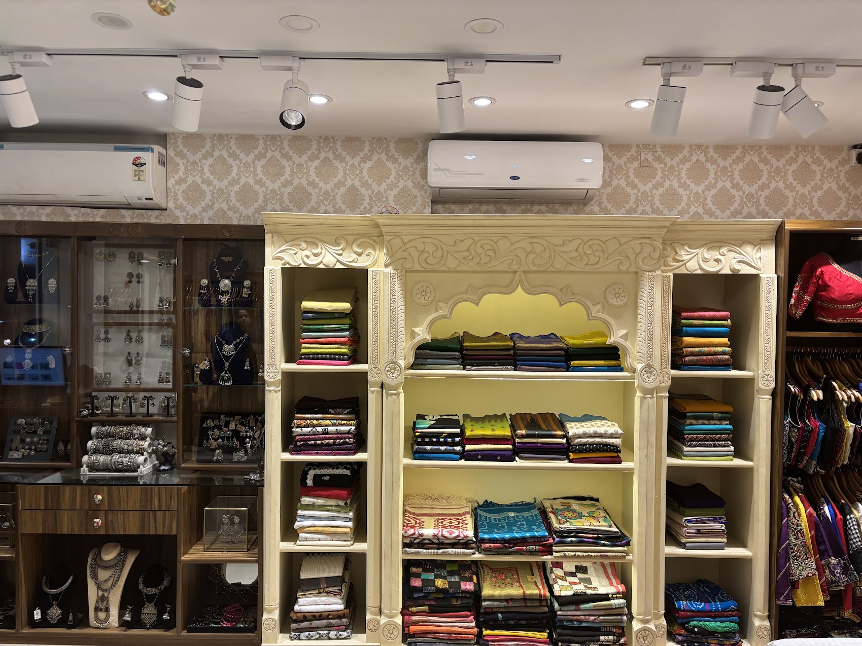 Kopai-boutique-interior