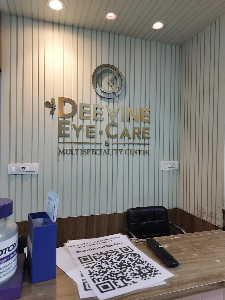 deevineeyecare-1