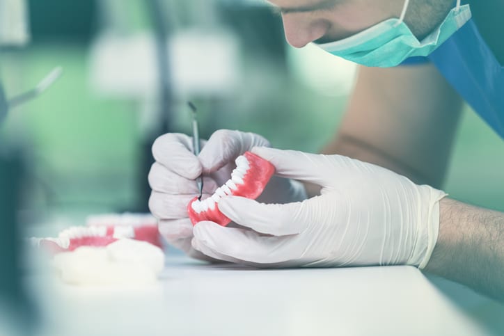 denture-adjustment