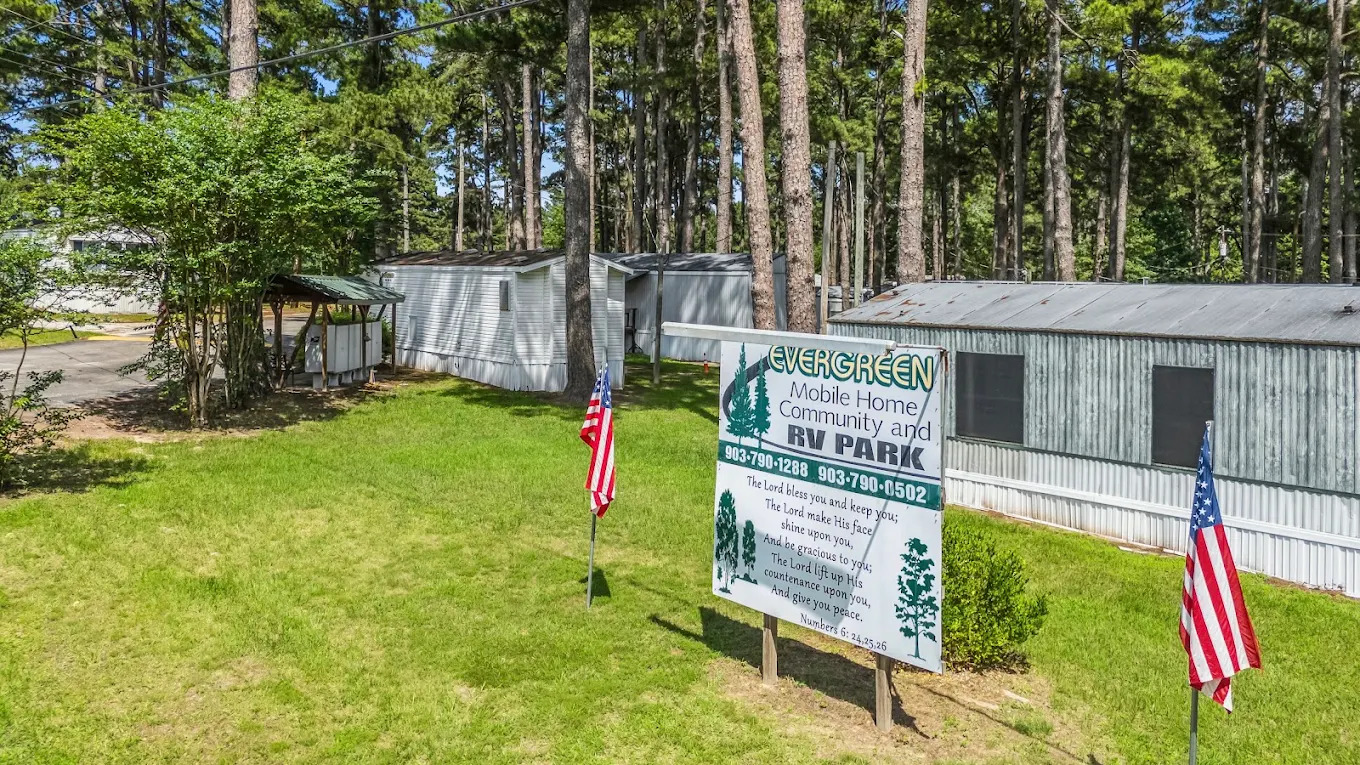 evergreen-mobile-home-and-rv-park-entrance