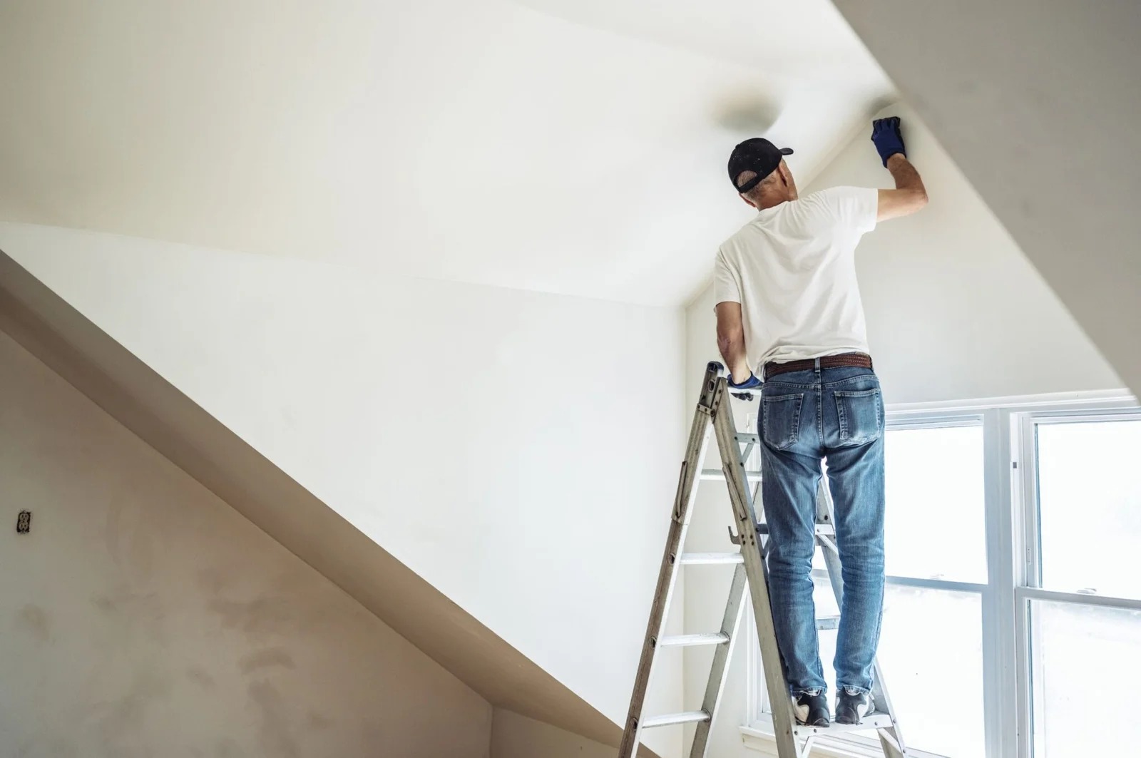 imgi_44_Interior-Painting-2048×1360-1