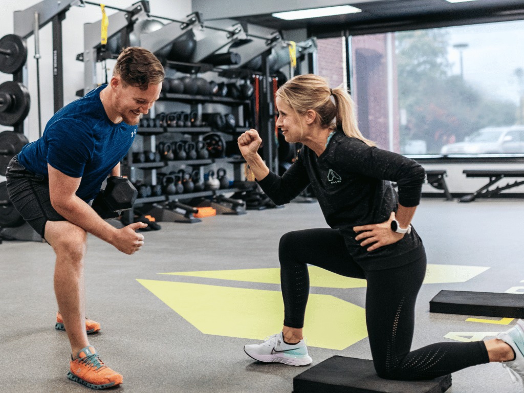 imgi_72_2-Alloy-personal-training-client-with-freeweight