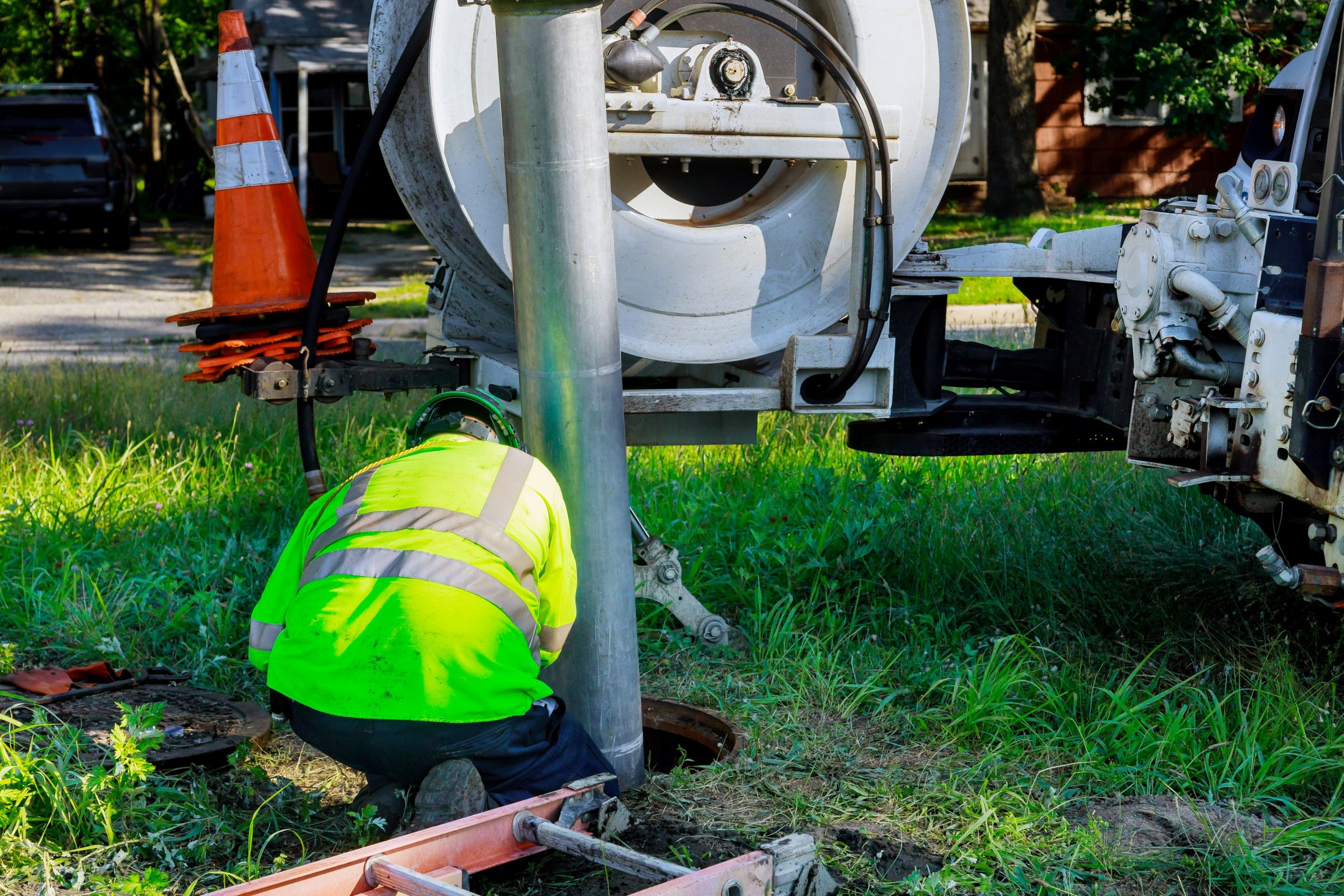 sewage-industrial-cleaning-truck-clean-blockage-in-2023-11-27-05-07-28-utc