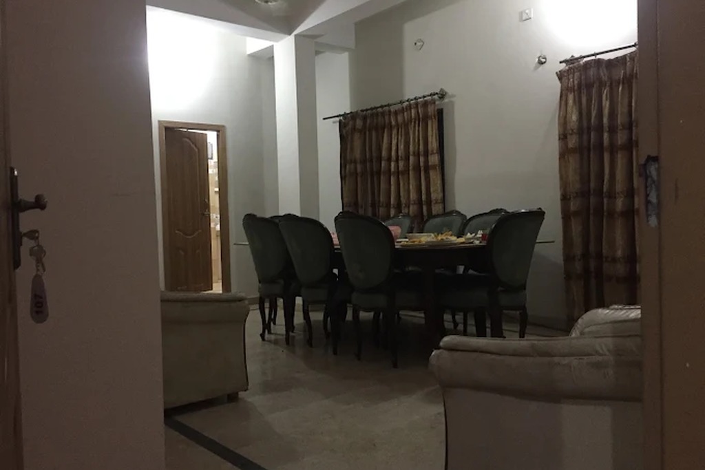 Indoor_dinning_table_img_1024x683