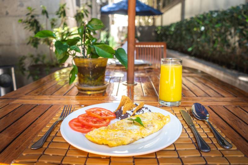 delicious-breakfast-mexico-city-suites-obelisk-1