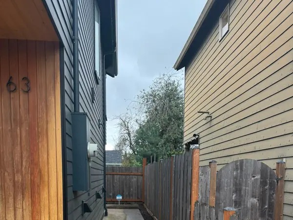 imgi_2_cedar-fence-installation-thumb