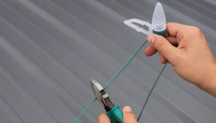 imgi_44_cutting-christmas-light-wire
