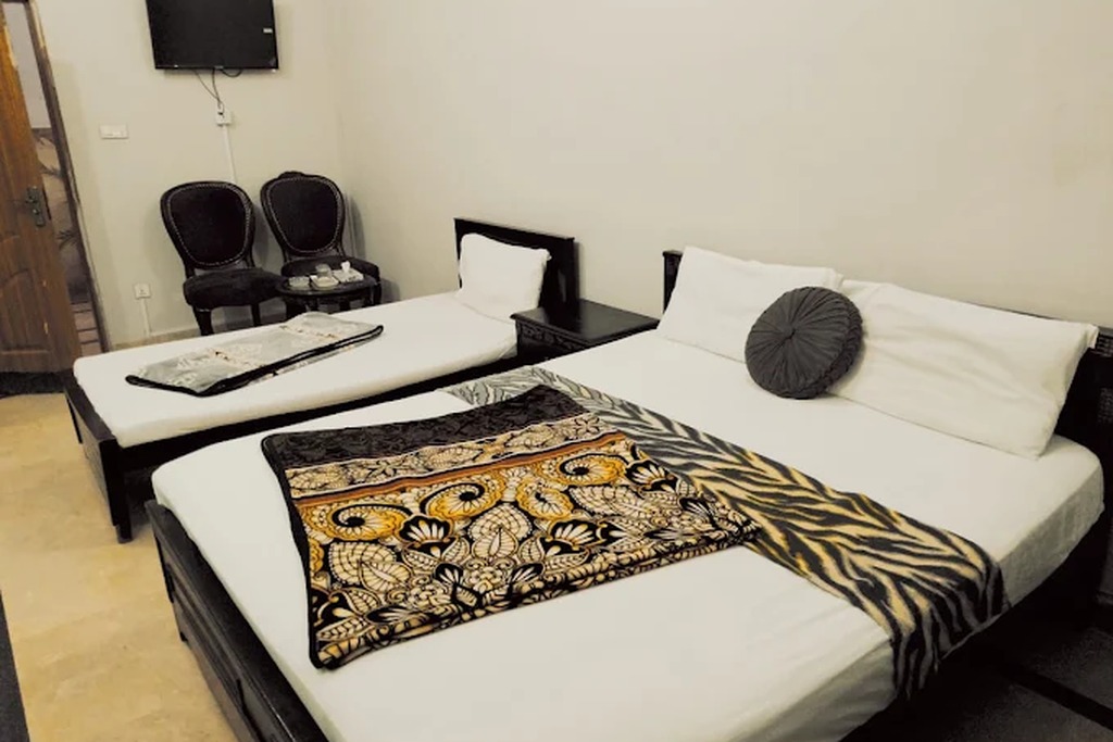 indoor_multiple_beds_img-2_1024x683