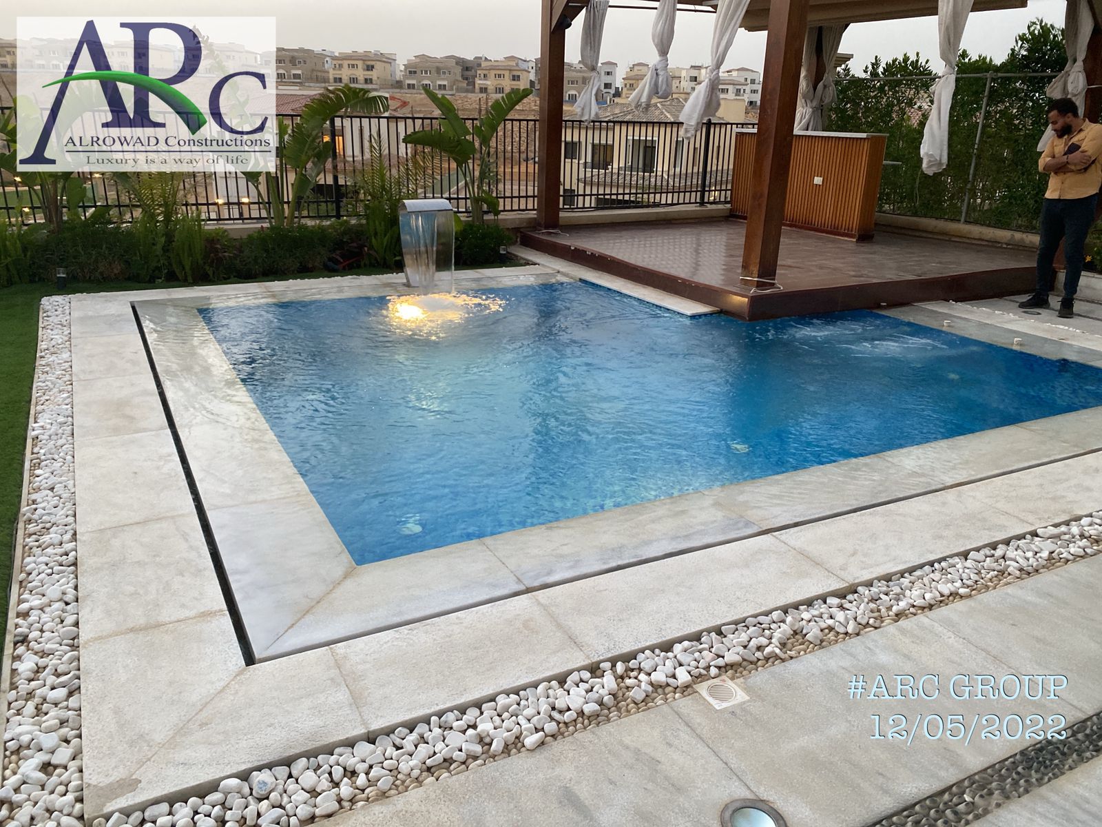 swimming-pools-company-cairo-rooftop-plunge-pool-water-feature
