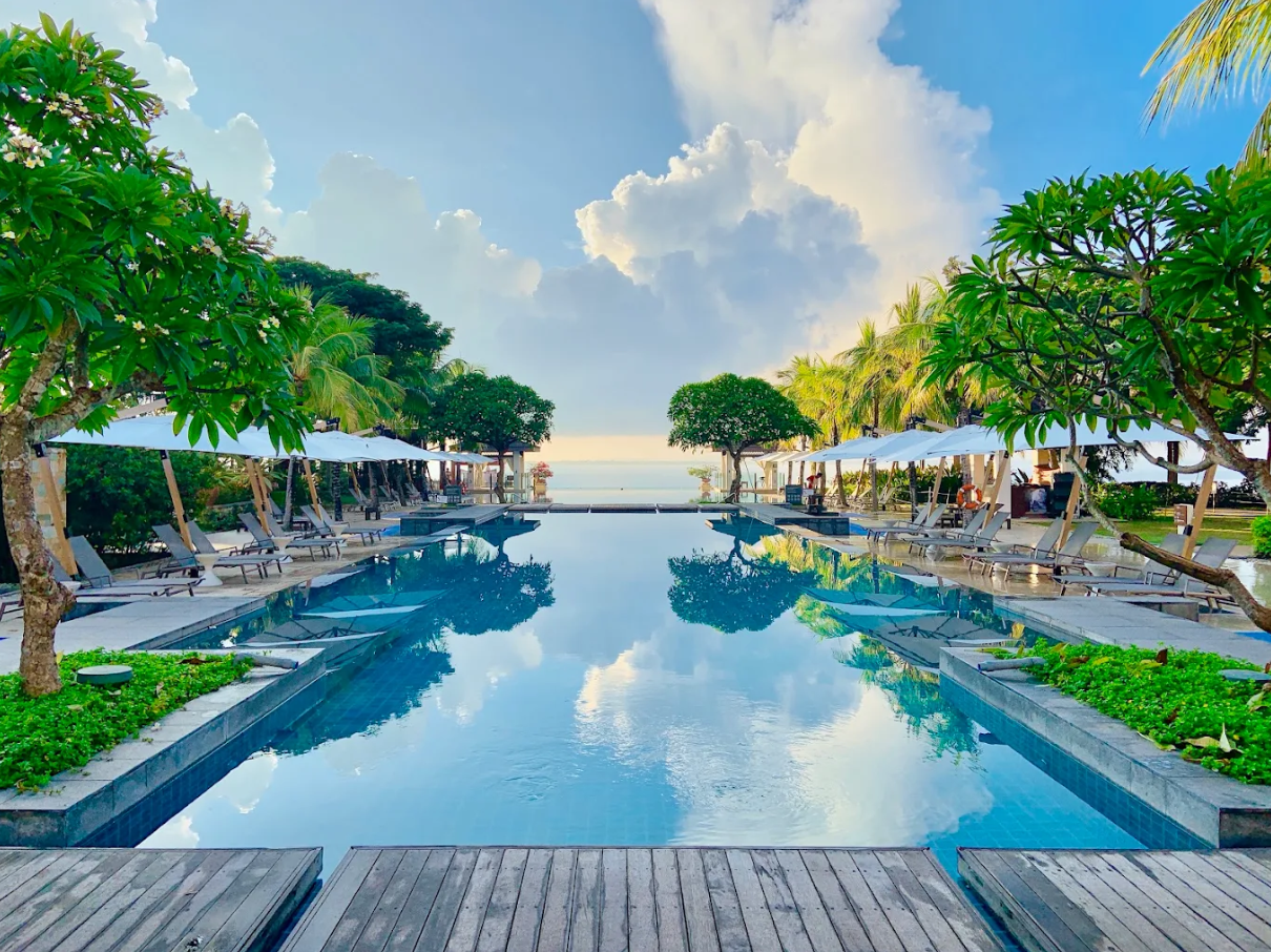 Crimson-Resort-Spa-Mactan-Profile