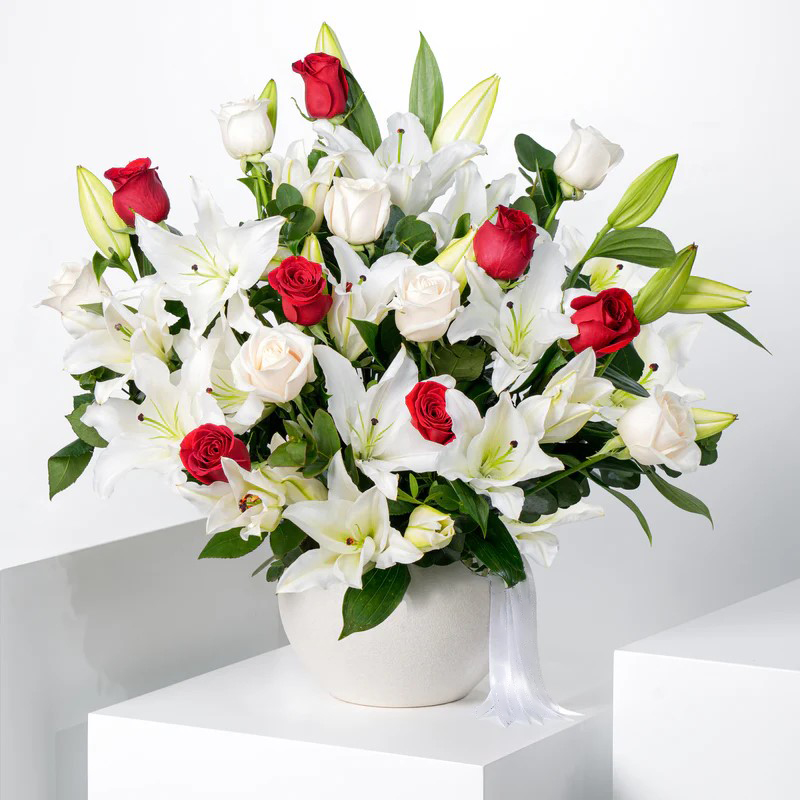 Lilies-Roses-Vase
