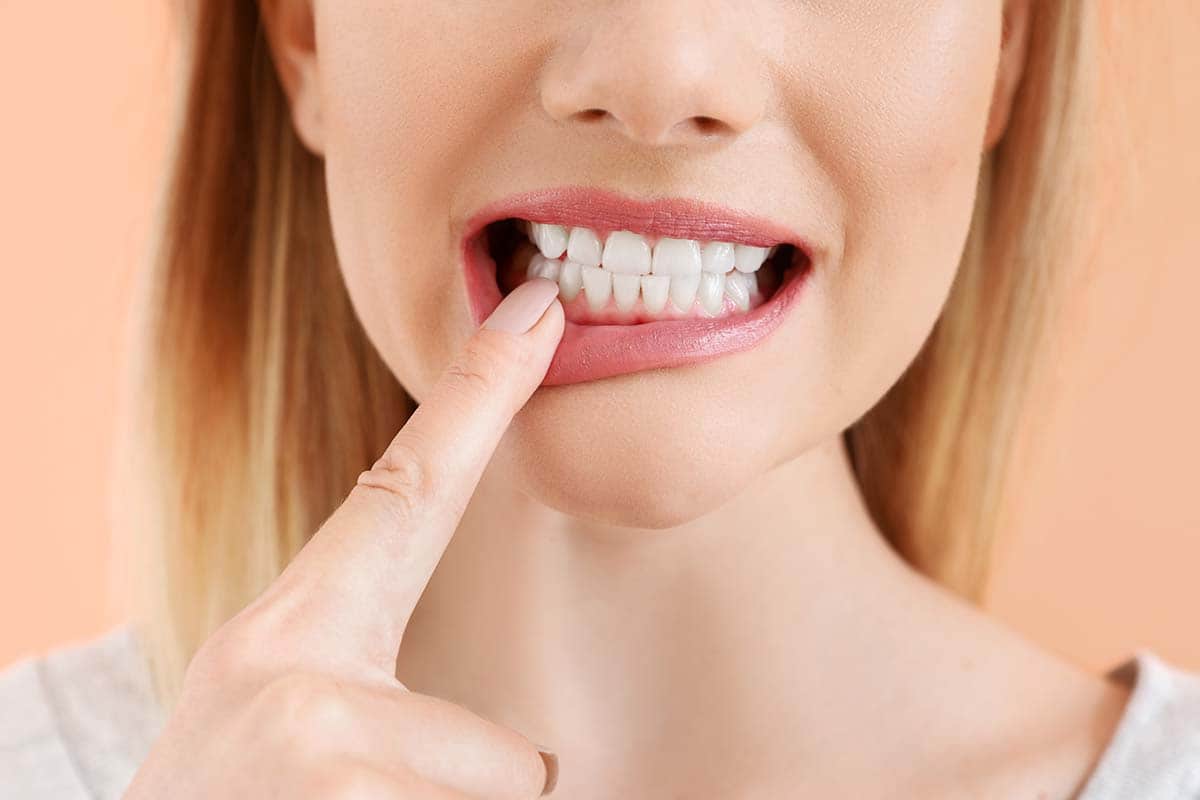 Loose-Tooth-as-an-Adult