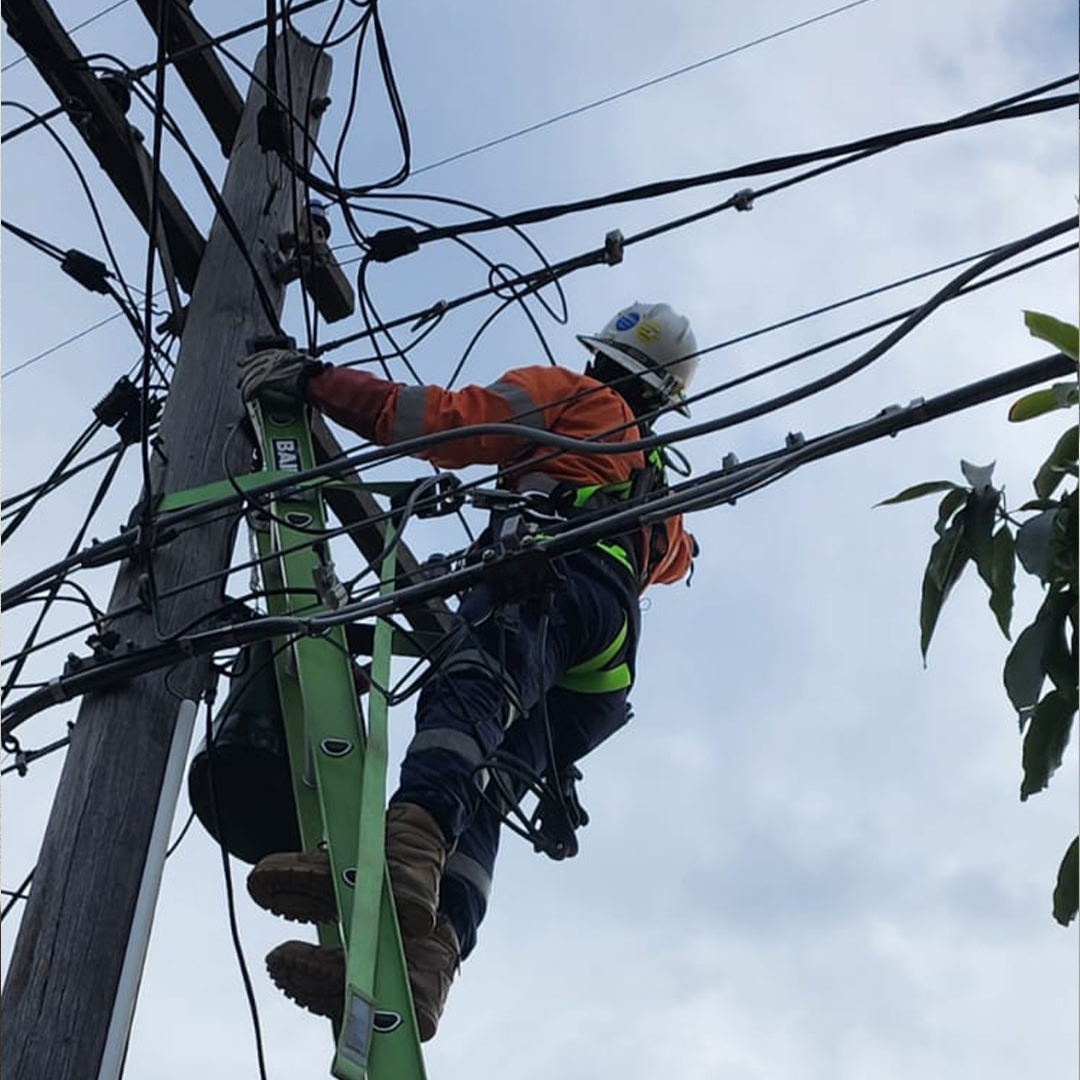 Overhead-Electrical-Service-Sydney-1