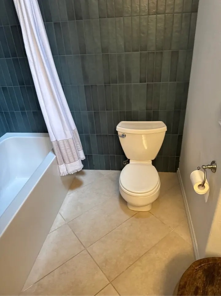 bathroom-toilet-tub-plumbing-720