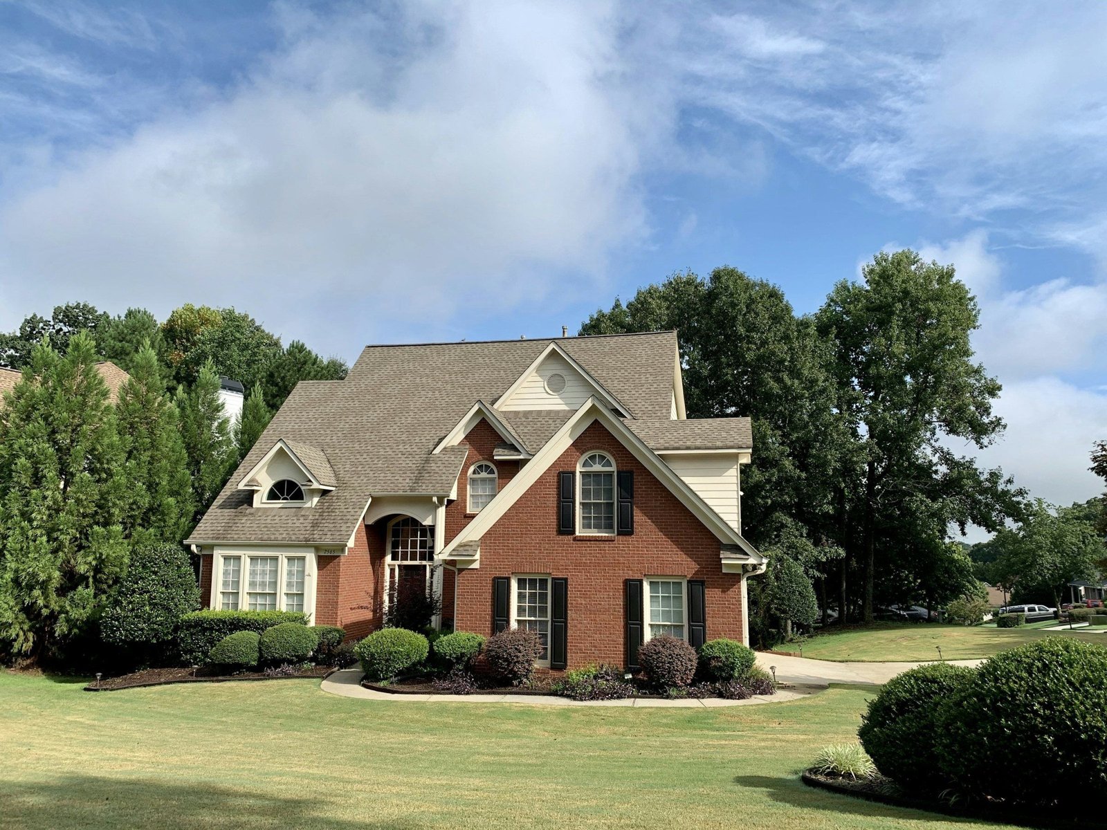 brick-home-architectural-shingle-roof