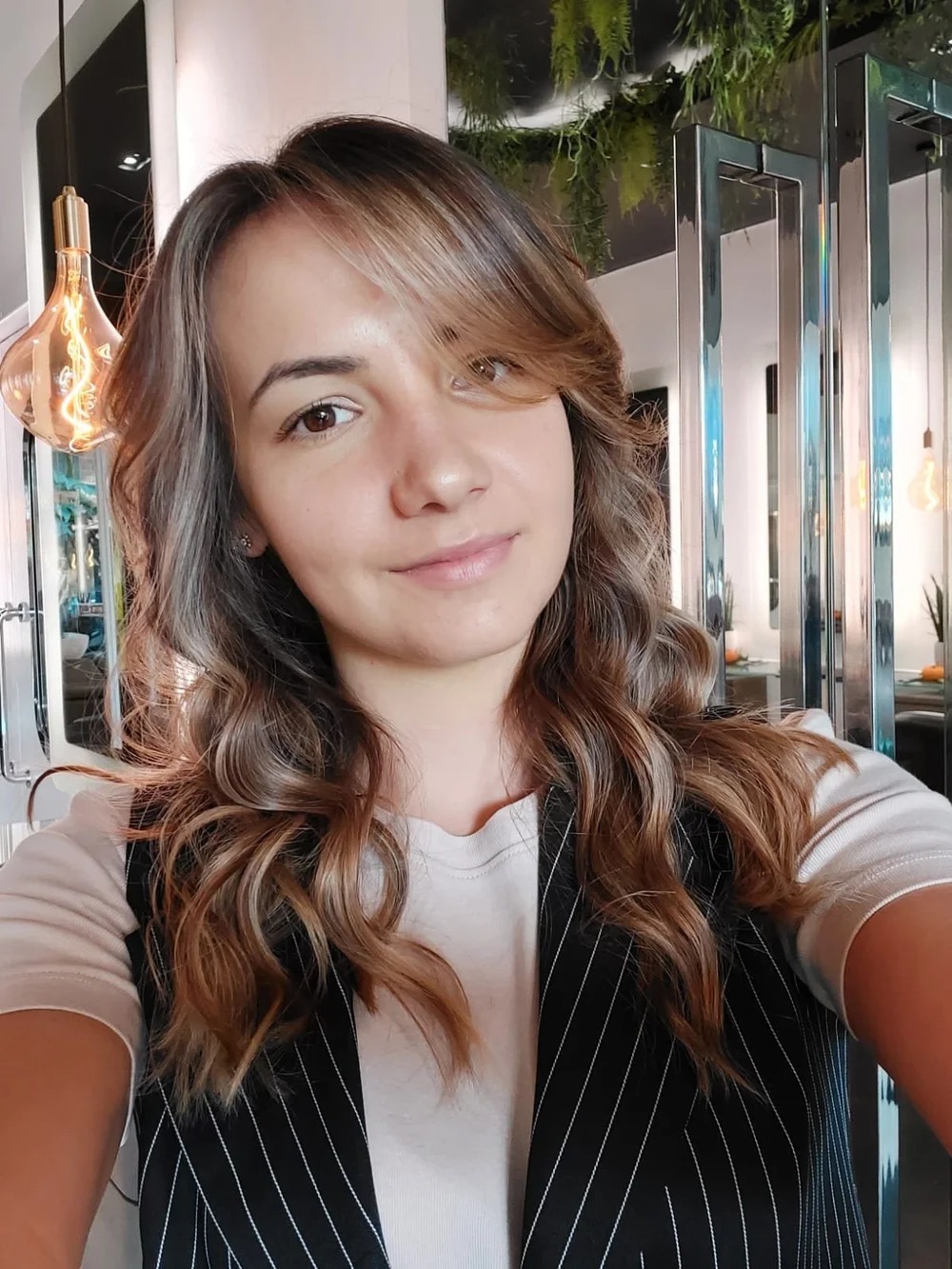 imgi_83_Desi