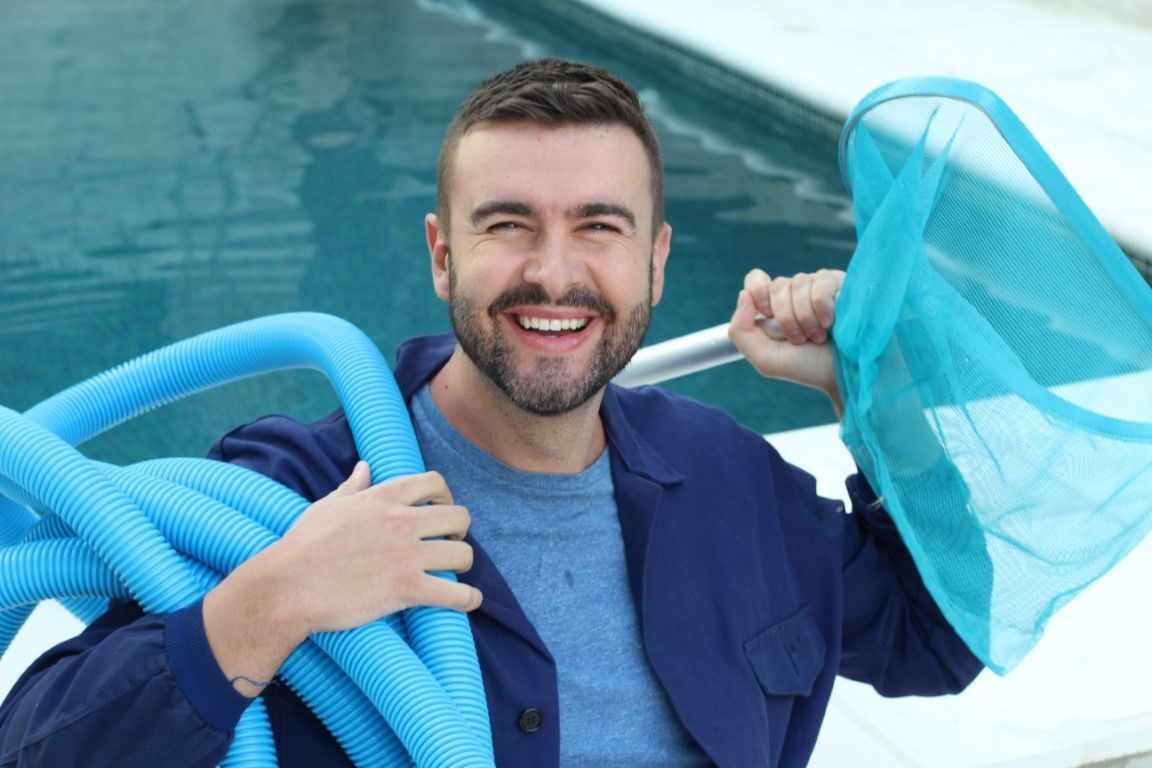 pool-cleaning-company-in-Kendale-Lakes-FL-47-1920w