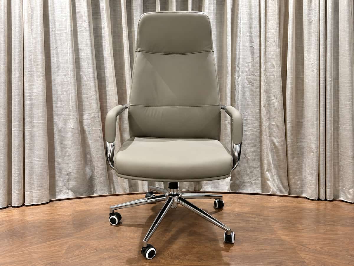 premium-grey-leather-executive-office-chair-chrome-wakad-pcmc-pune-a2z-chairs